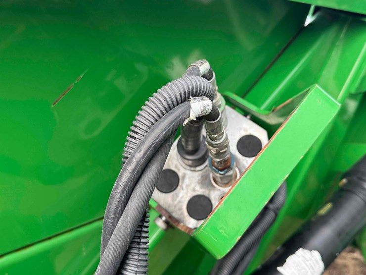 john-deere-608c-image-6