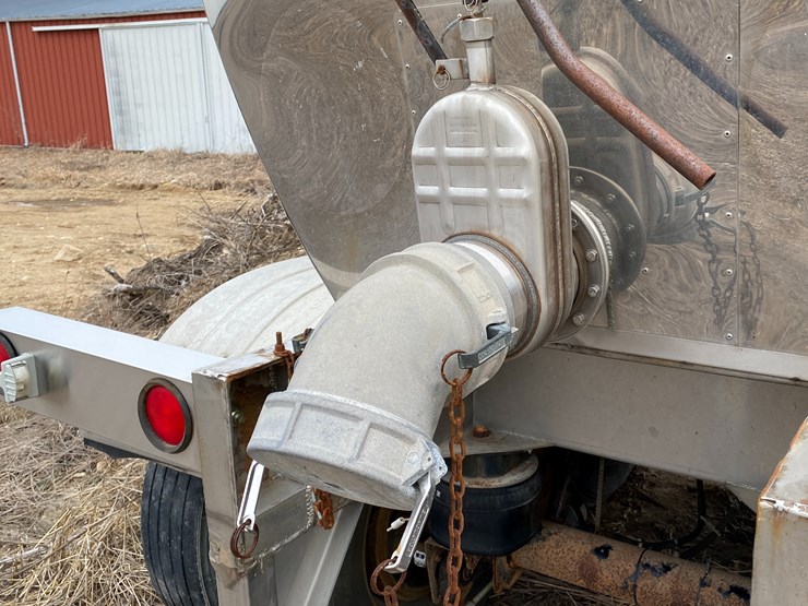 #540-•-2003-st+e-fab-insulated-6,200-gallon-tanker-trailer-(wi-title-in-delay)-(watertown,-wi)-image-20