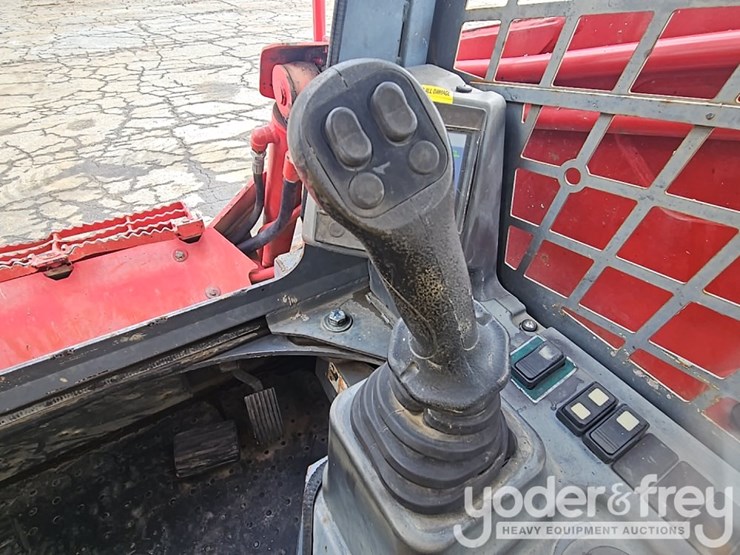 2017-takeuchi-tl12r2-image-26