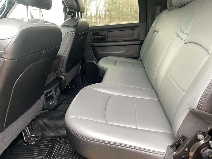 2022-dodge-3500-image-14