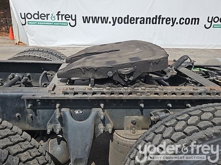 2017-international-8600-image-26