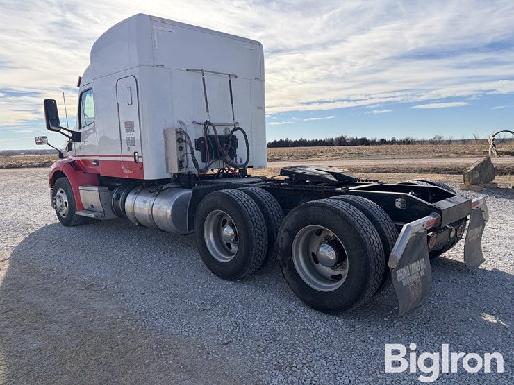 2016-peterbilt-579-image-7