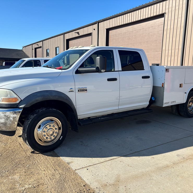 #2296 • 2011 Dodge 4500 Service Truck