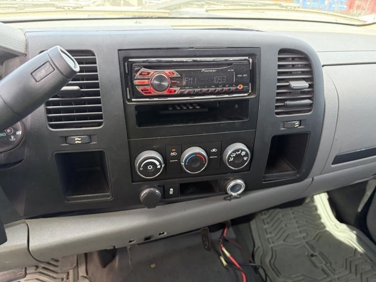 2013-gmc-sierra-1500-image-15