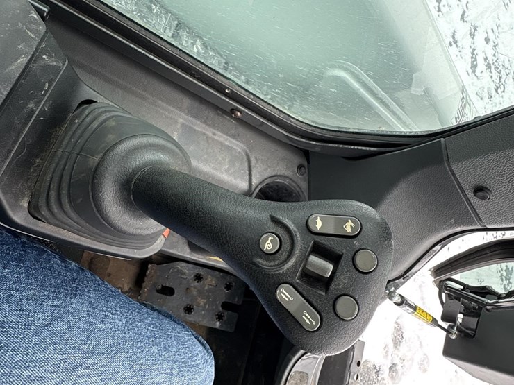 2023-bobcat-t62-image-31