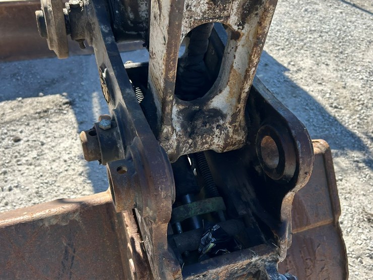 takeuchi-tb180fr-image-18