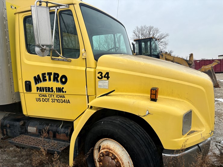 #2269-•-1992-freightliner-box-truck-image-12