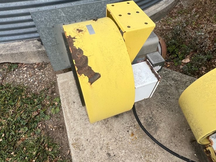 lot-25.-5,000-bu.-grain-bin-to-be-moved,-bin-fan-included,-motor-needs-some-work,-single-phase-(bin-3)-image-7