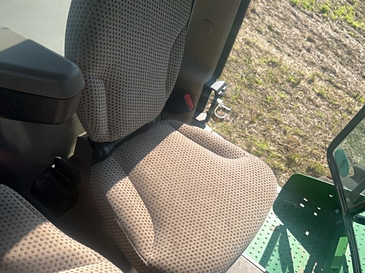 2016-john-deere-9520r-image-129