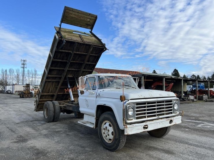 1975-ford-f600-image-12