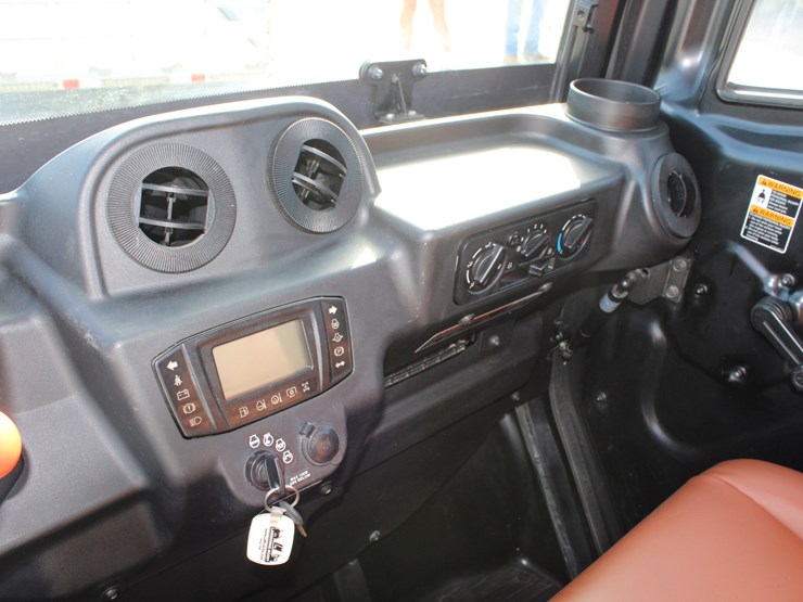 2019-kubota-rtv-x1100c-image-9