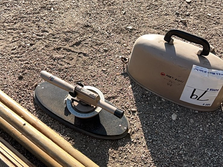 survey-tool,-complete-with-scope,-measuring-stick,-tripod-image-11