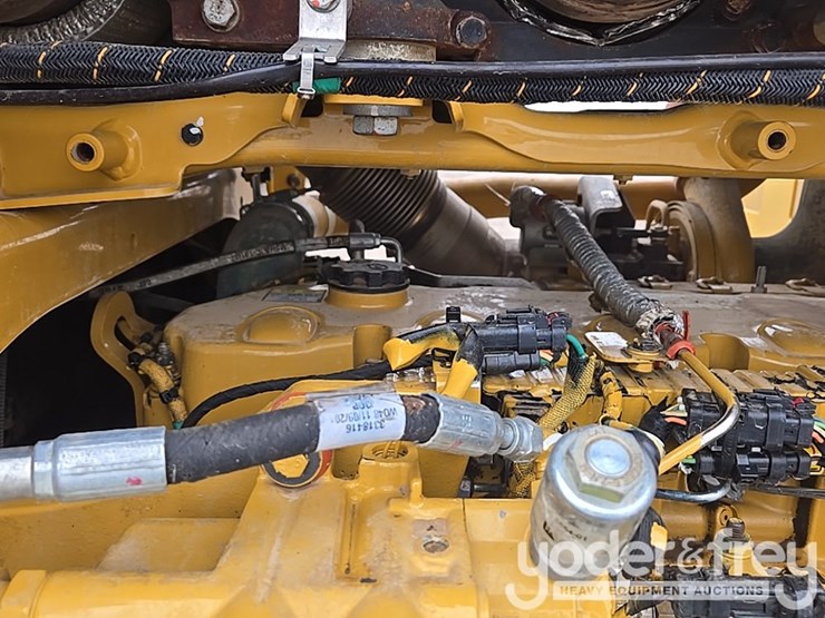 2015-caterpillar-12m3-image-66