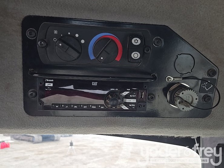 2015-caterpillar-12m3-image-84