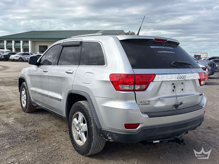 2011-jeep-grand-cherokee-image-4
