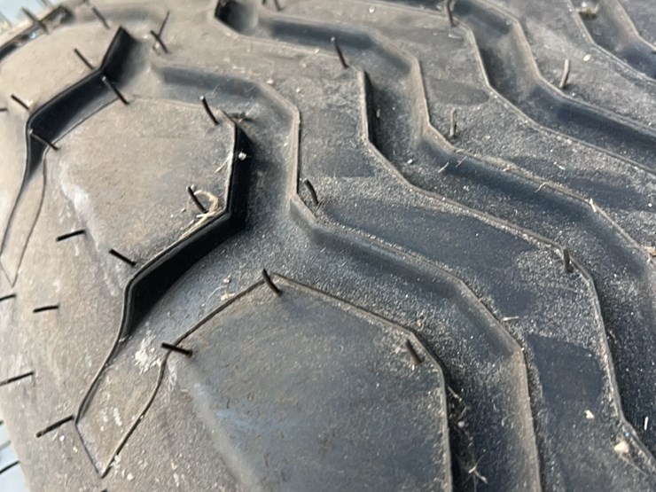 brand-new-john-deere-air-seeder-tire-and-rim,-size-is-140/55/r18-￼-image-25