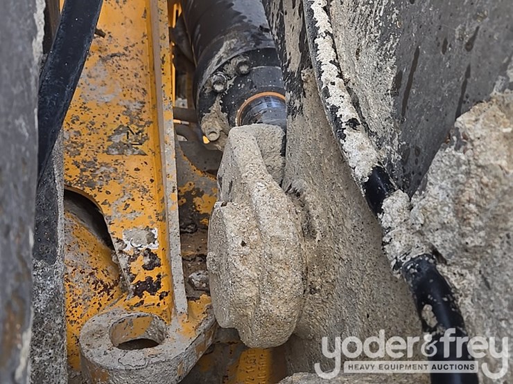 2014-volvo-l150h-image-25