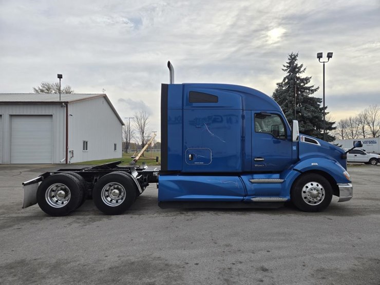 2022-kenworth-t680-image-6
