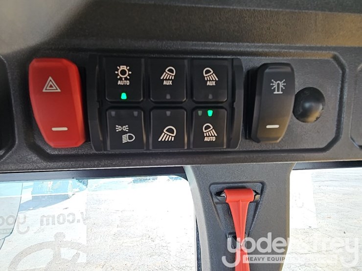 2026-caterpillar-930-image-62