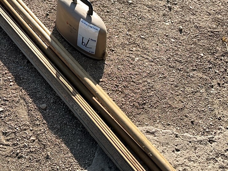 survey-tool,-complete-with-scope,-measuring-stick,-tripod-image-3