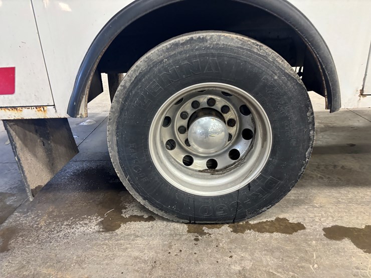 1987-peterbilt-379-image-85