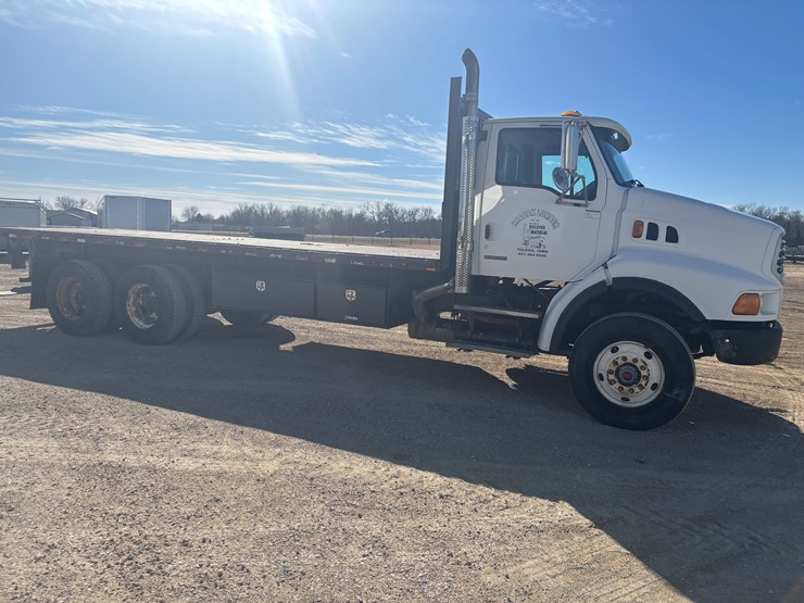 2005-sterling-lt8500-image-4