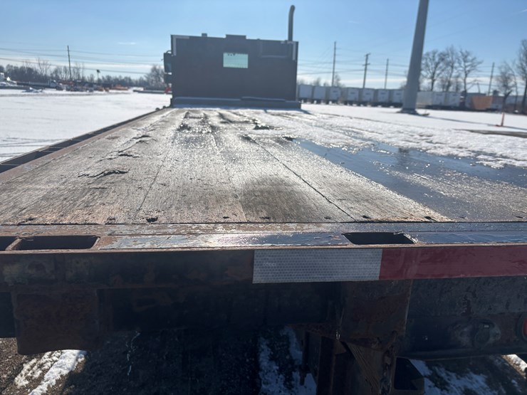 #2294-•-2013-freightliner-m2-flatbed-truck-image-18