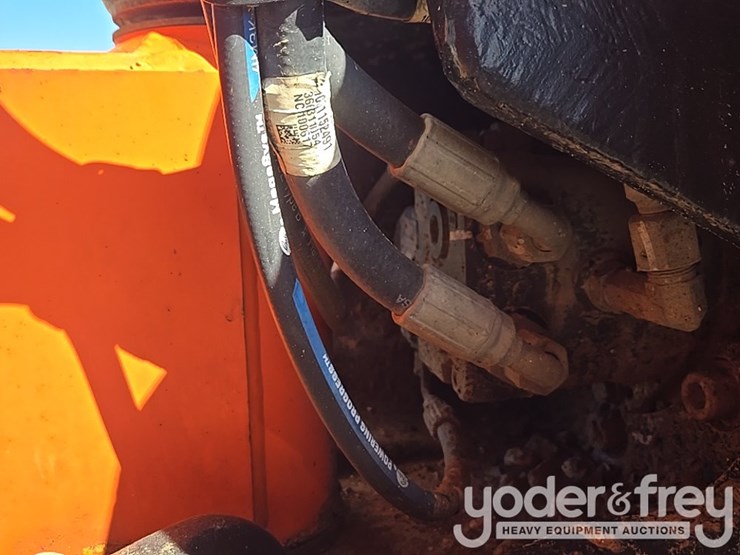 2017-jlg-600aj-image-23