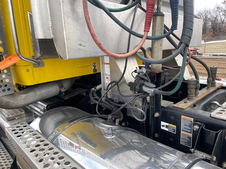 2019-kenworth-t880-image-9