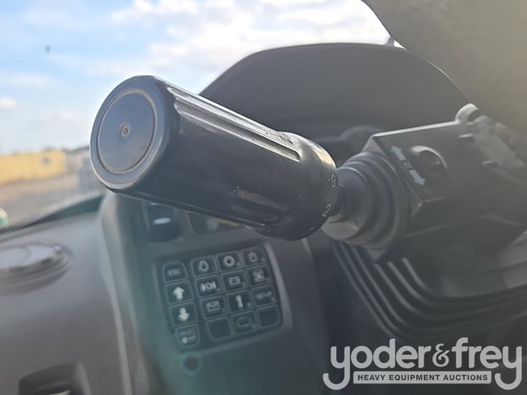 2014-volvo-l150h-image-107