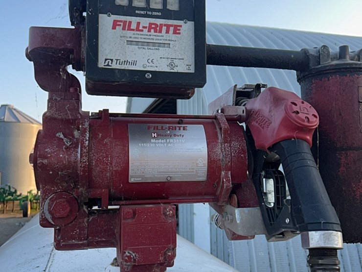 2000-gallon-fuel-tank-with-fill-rite-heavy-duty-high-output-pump-image-16