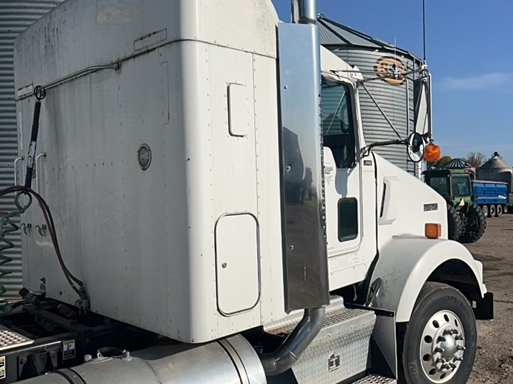 2007-kenworth-t800-image-21