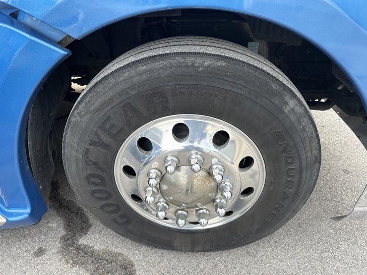 2022-kenworth-t680-image-62