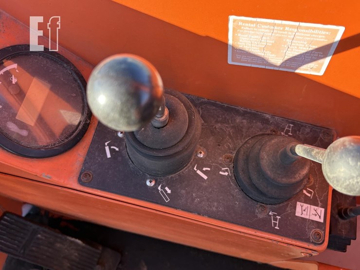 2015-sky-trak-6042-image-10