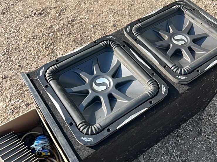 deluxe-speaker-system-for-car-or-tractor-image-23