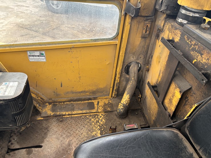 #2302-•-hyster-275-forklift-image-34