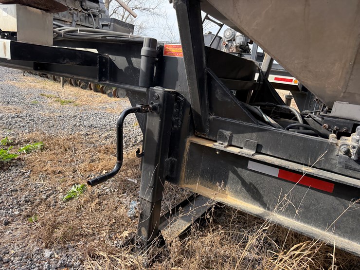 #40961-•-2011-magnolia-/-adams-t/a-fertilizer-tender-trailer-image-34