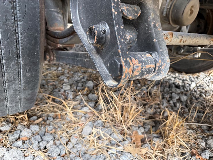 #40961-•-2011-magnolia-/-adams-t/a-fertilizer-tender-trailer-image-13