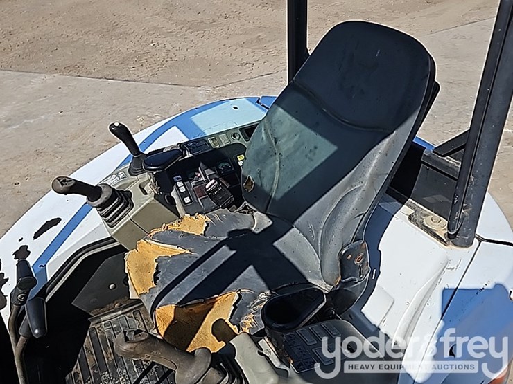 2013-bobcat-e42-image-35