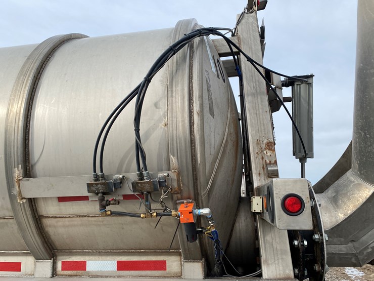 #500-•-2012-northern-8,500-gallon-semi-manure-tanker-(has-wi-title)-(waupun,-wi)-image-29