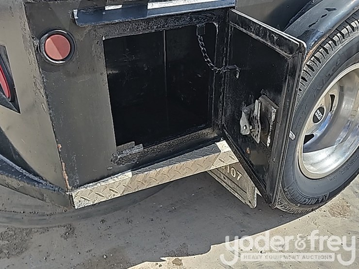 2010-dodge-ram-3500-image-30