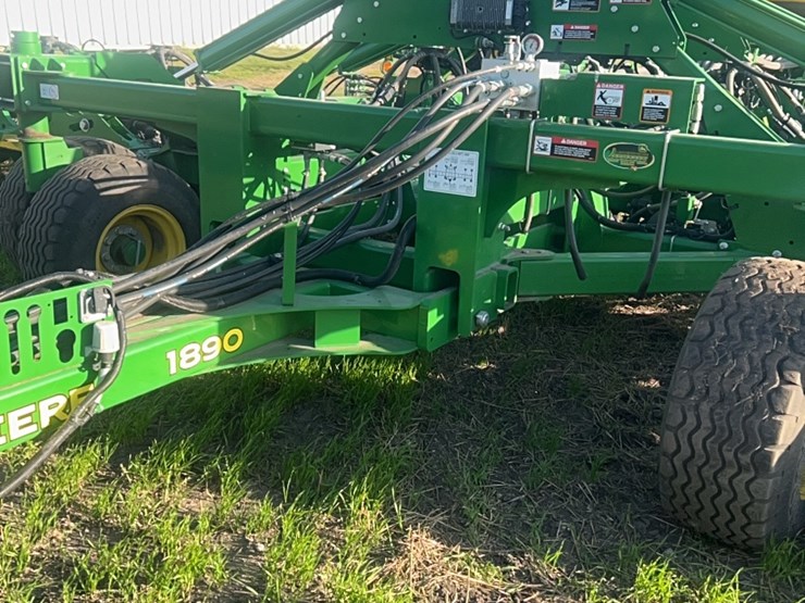 2018-john-deere-1910-image-71