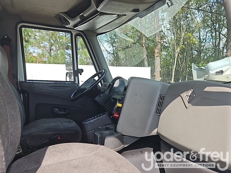 2017-international-8600-image-39