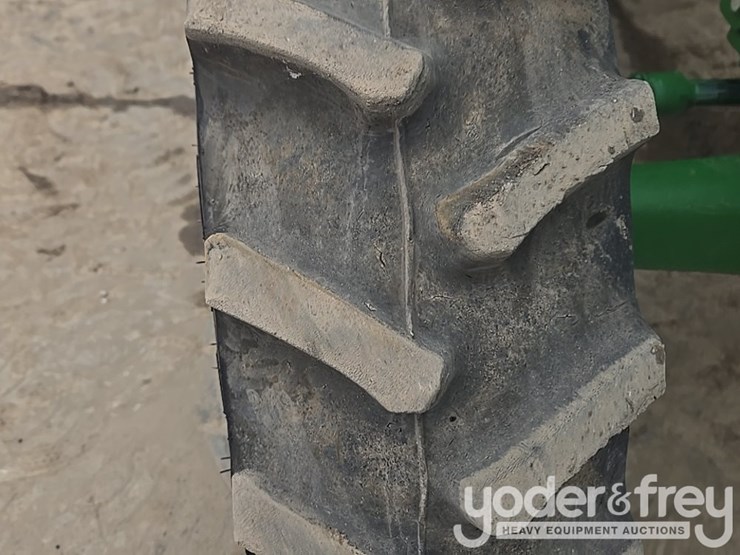 2020-john-deere-5075e-image-32