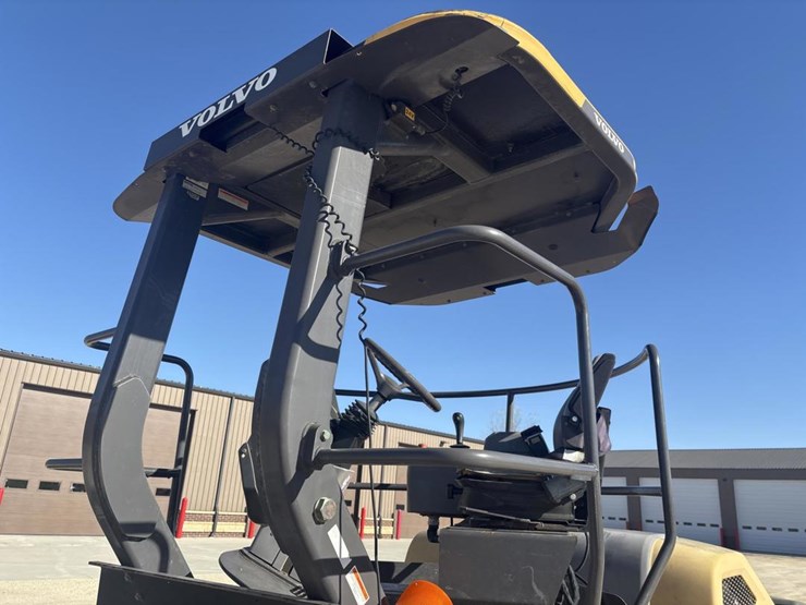 2013-volvo-dd110b-image-46