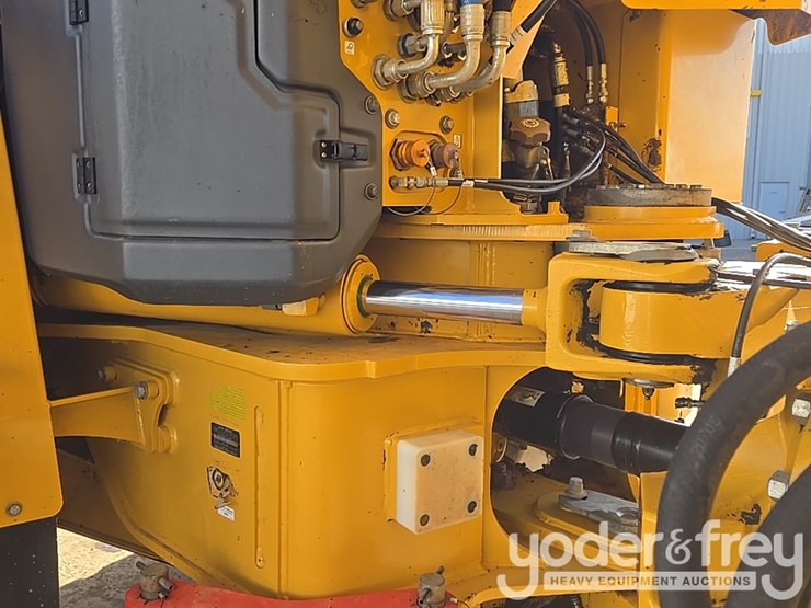 2021-deere-460e-image-41