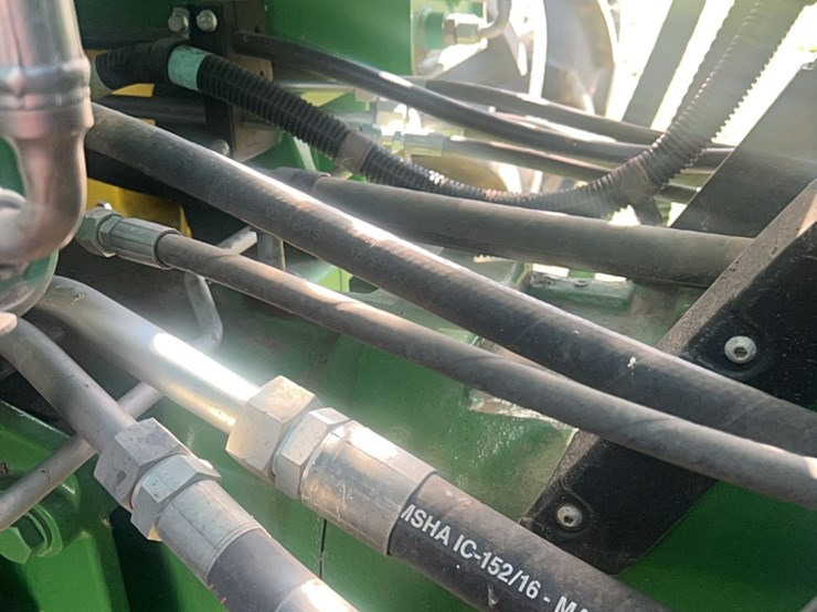 2016-john-deere-9520r-image-80