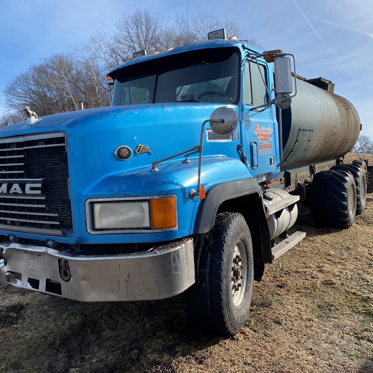 #425 • Mack Elite CL 713 Manure Truck (Has WI Title) (Colfax, WI)
