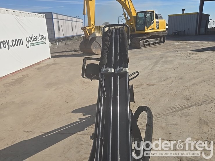 2020-deere-35g-image-57