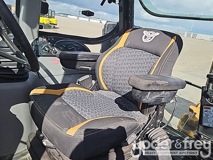 2022-case-590sn-image-45